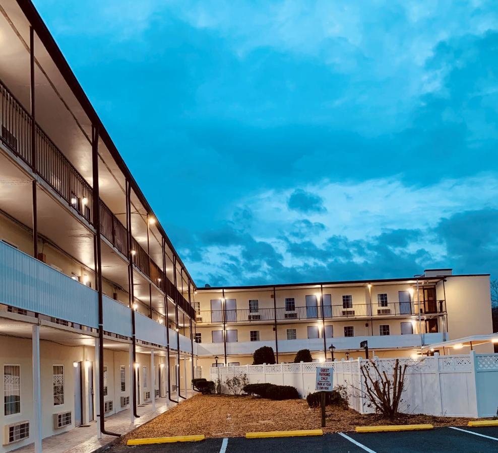Baymont By Wyndham Front Royal Near Shenandoah National Park Hotel Exterior photo